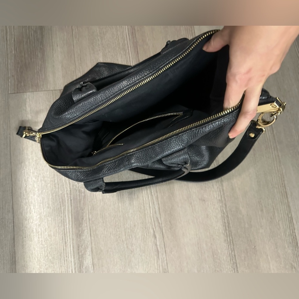 Alberta di Canio $458 Italian leather black purse. Gold hardware. - Picture 8 of 11